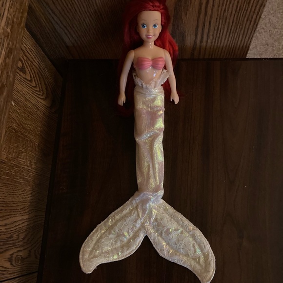 Vintage 1991 Tyco Disney The Little Mermaid Beautiful Bride Ariel Barbie Doll - Picture 6 of 9